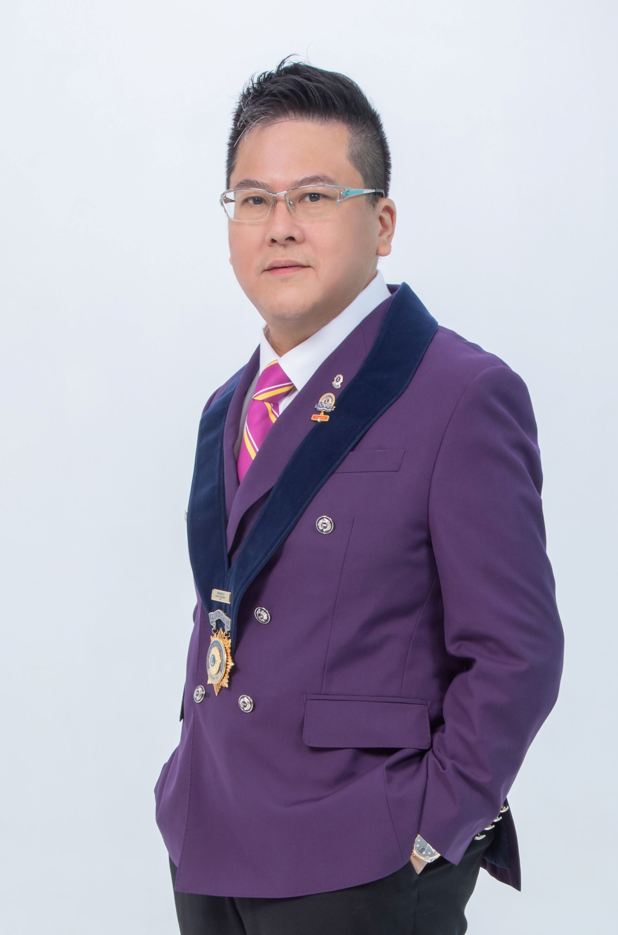 周世英